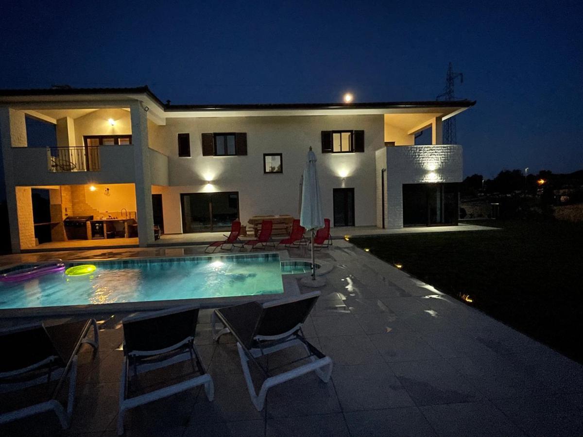 Villa Fluggi Near Labin Santalezi Ngoại thất bức ảnh