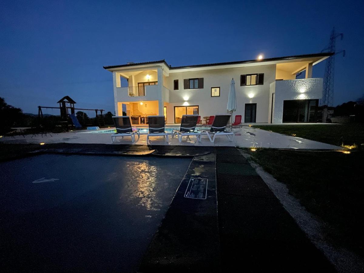 Villa Fluggi Near Labin Santalezi Ngoại thất bức ảnh